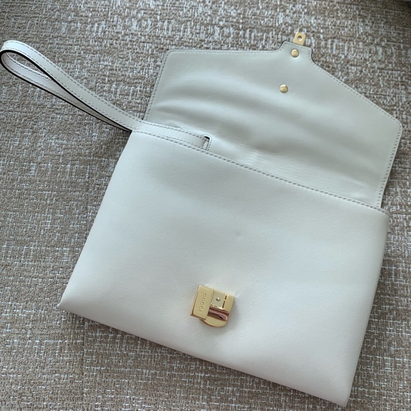 Gucci Sylvie Small Wristlet Clutch Bag - Picture 3 of 8